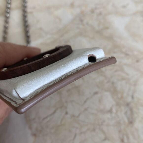 Rare Tod’s Leather IPod Nano Wearable Case Necklace - Picture 9 of 12